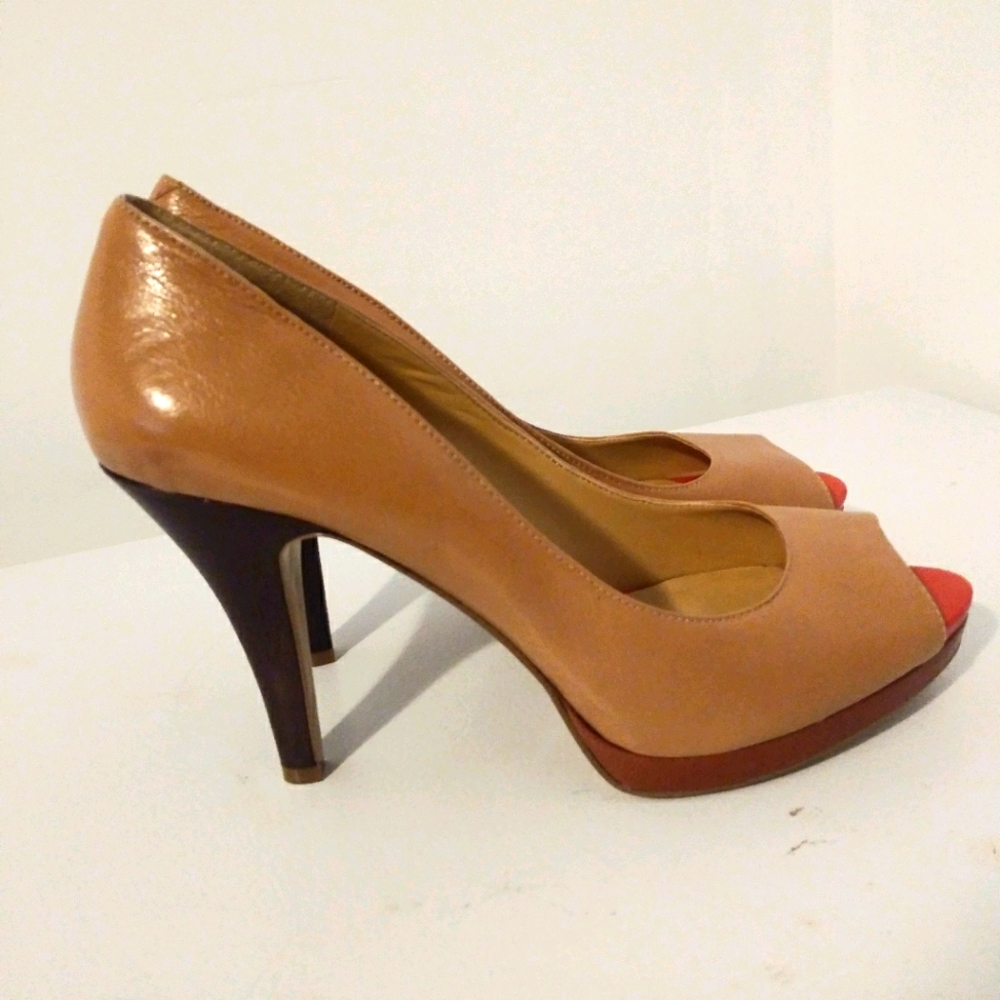 NIB Nine West Danee Peep-Toe Pump